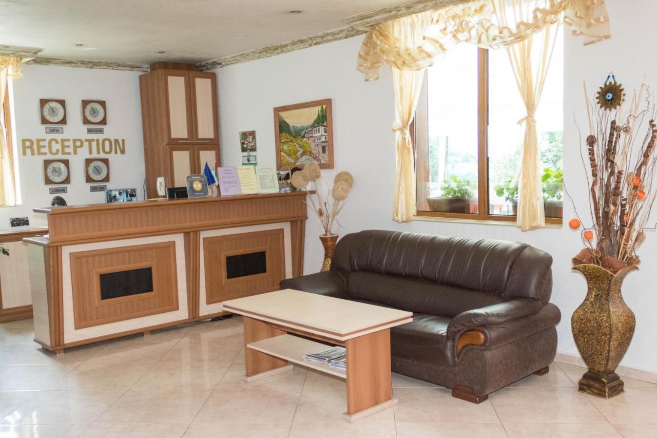 Hotel Uzunski Smolyan Bagian luar foto