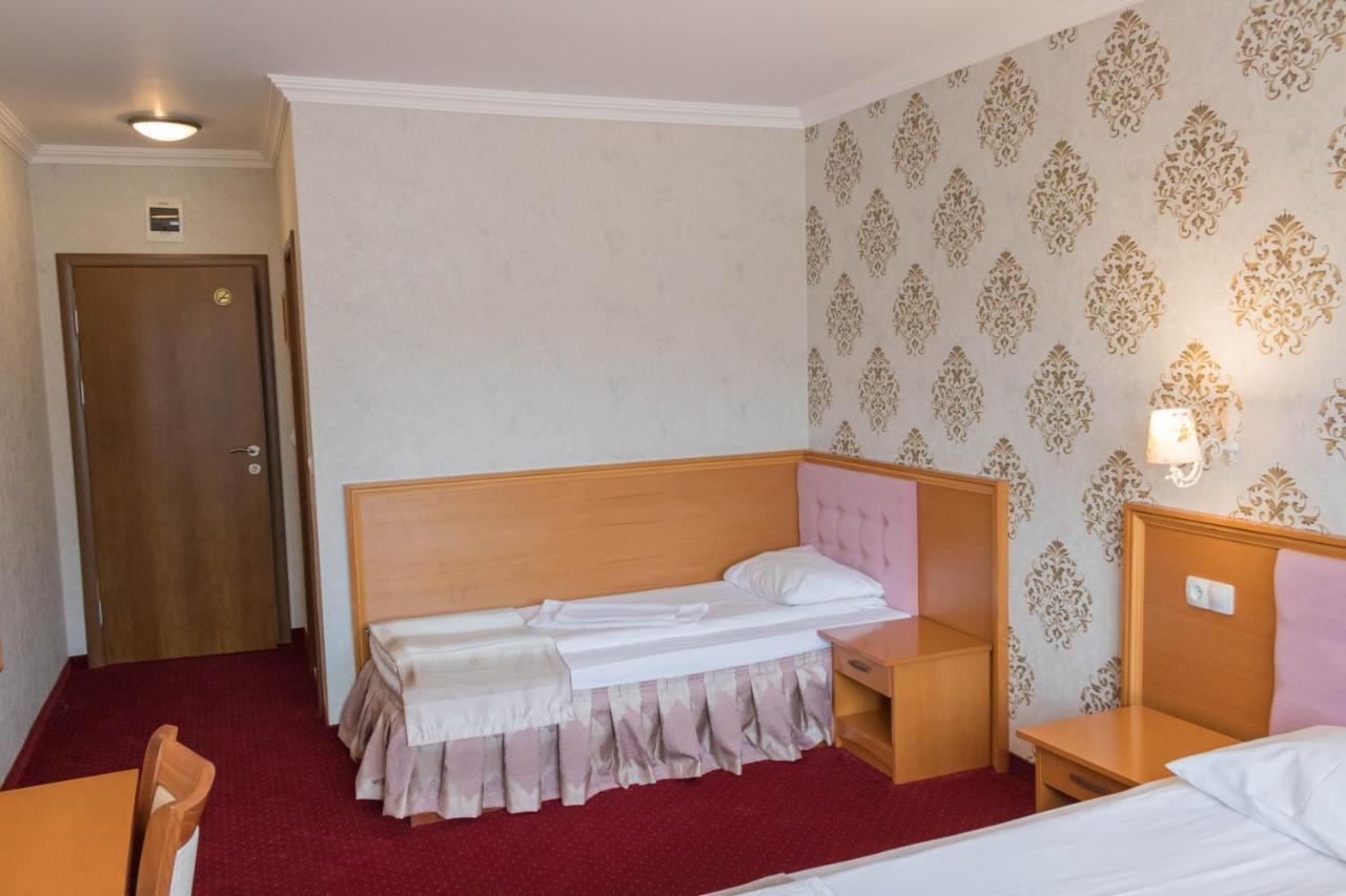 Hotel Uzunski Smolyan Bagian luar foto