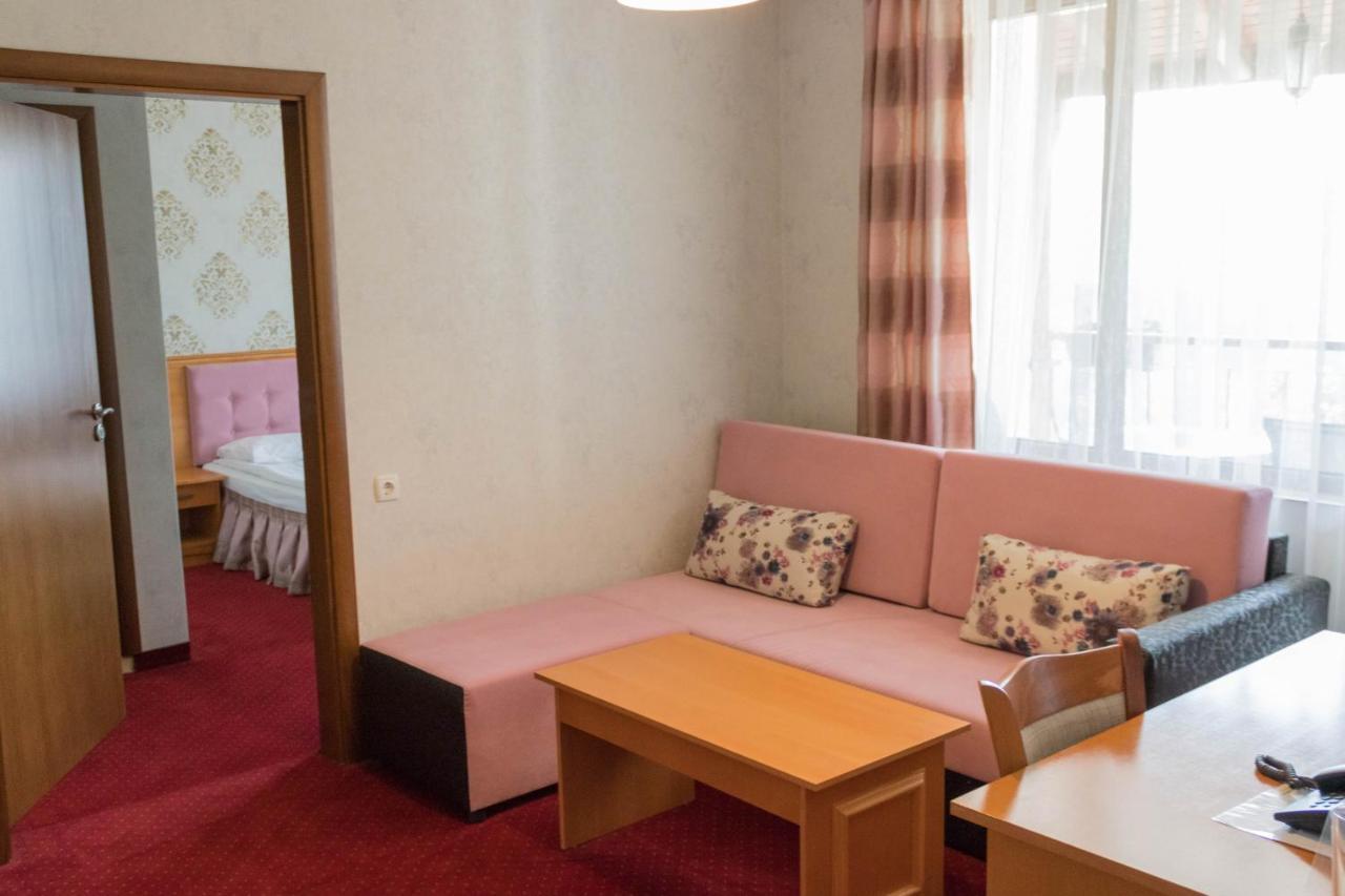 Hotel Uzunski Smolyan Bagian luar foto