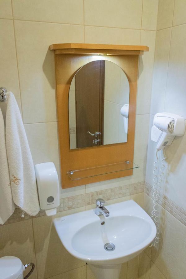 Hotel Uzunski Smolyan Bagian luar foto